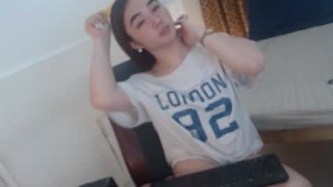 indestructabletrixie online show from March 26, 10:20 am