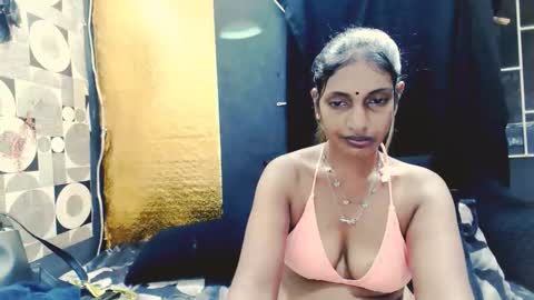 indianhoneyx online show from February 9, 6:32 pm