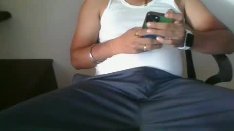 Snapshot of indianlover1433 chatting on February 17, 10:18 am Indian lover online show from February 17, 10:18 am