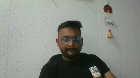 Snapshot of indianlover1433 chatting on October 23, 6:26 am Indian lover online show from October 23, 6:26 am