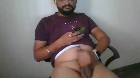 Snapshot of indianlover1433 chatting on January 28, 5:43 am Indian lover online show from January 28, 5:43 am