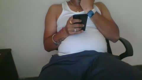 Snapshot of indianlover1433 chatting on February 15, 9:27 am Indian lover online show from February 15, 9:27 am
