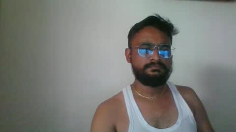 Snapshot of indianlover1433 chatting on February 18, 8:16 am Indian lover online show from February 18, 8:16 am