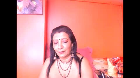 Snapshot of indiansarika65 chatting on October 8, 5:19 pm indiansarika65 online show from October 8, 5:19 pm