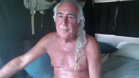 indieapenut online show from February 11, 2:04 am