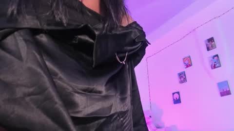 Snapshot of ineedmydaddy_ chatting on March 5, 5:29 am Luna  online show from March 5, 5:29 am