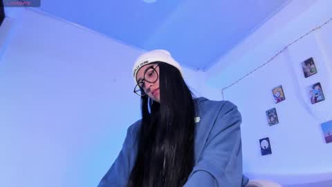 Snapshot of ineedmydaddy_ chatting on January 25, 3:19 am Luna  online show from January 25, 3:19 am