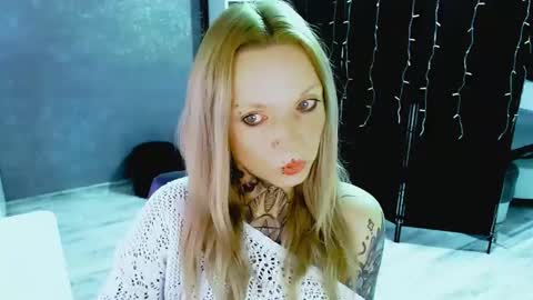 Snapshot of inesdesire chatting on September 24, 7:37 am InesDesire online show from September 24, 7:37 am