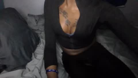 kendaLin online show from May 16, 2:38 pm