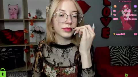 Mia online show from November 24, 4:05 pm