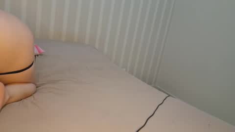 ingridequinti online show from November 14, 3:42 am