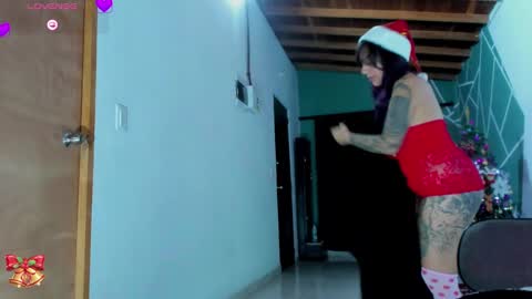 Snapshot of ink_demon chatting on December 7, 10:39 am demon online show from December 7, 10:39 am