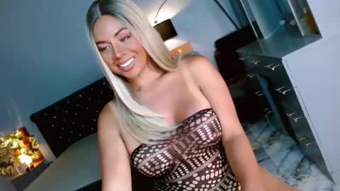 insatiable_queen16 online show from April 15, 7:27 pm