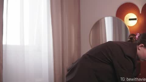 Avie online show from March 29, 1:46 pm