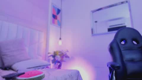 io_chie_ online show from February 26, 4:27 am