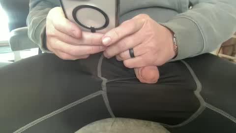 Snapshot of iowafarmcock chatting on February 21, 4:05 pm iowafarmcock online show from February 21, 4:05 pm