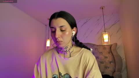 iris_77 online show from December 16, 7:20 pm