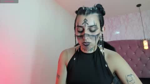 Snapshot of iris_77 chatting on October 22, 10:11 pm iris_77 online show from October 22, 10:11 pm