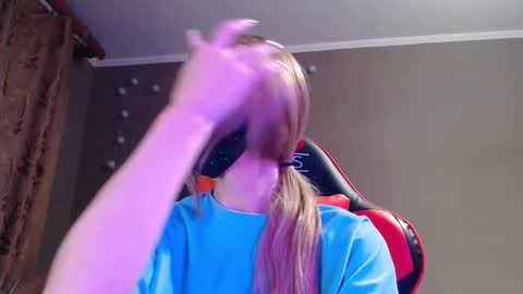 Lily online show from October 19, 5:17 pm