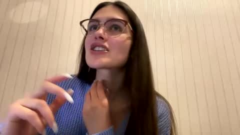 irisss31 online show from January 29, 6:50 pm