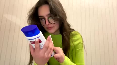 irisss31 online show from March 3, 7:07 pm