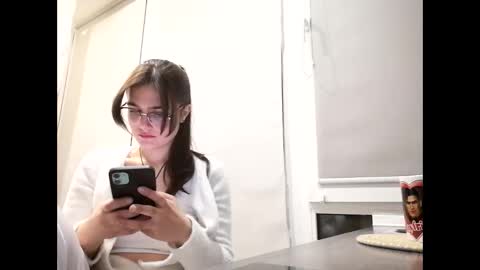 irisss31 online show from April 29, 6:57 pm