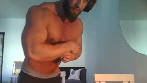 Ironpumper69 online show from February 3, 9:30 am