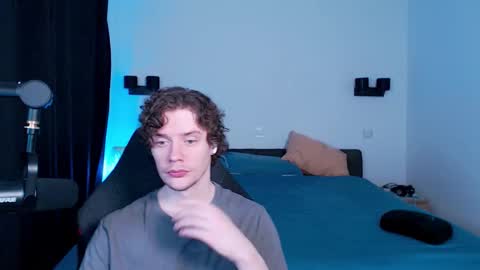 Sam online show from February 13, 8:01 pm