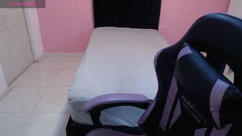 isa393887 online show from February 14, 1:47 pm