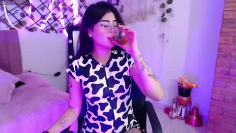 isabela online show from October 4, 3:59 am