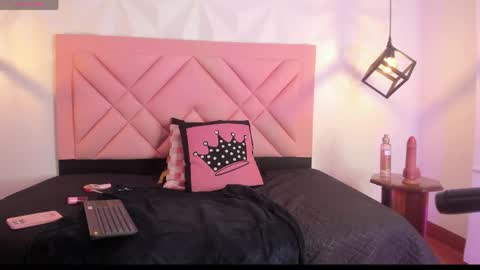 ISABELLA online show from June 9, 9:14 pm