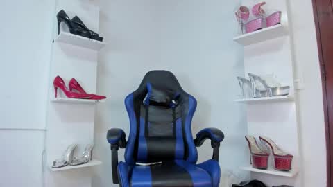 Isa Lancaster online show from November 2, 9:59 pm