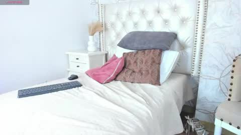 isa rose 7 online show from May 26, 8:26 pm