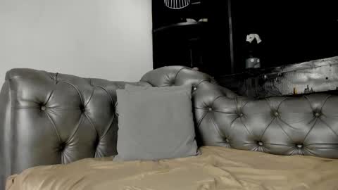 Isaac  online show from January 8, 4:29 am