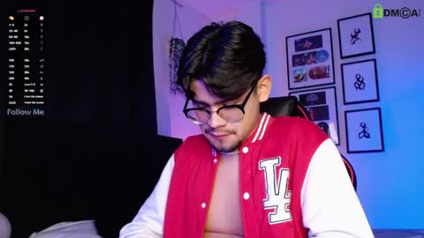 Isaac Saenz. online show from December 13, 11:44 pm