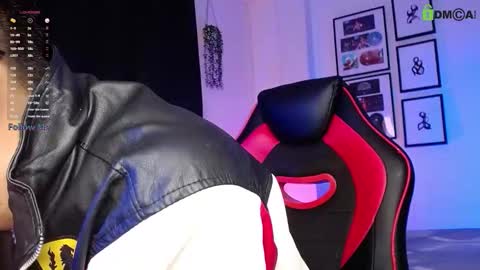 Isaac Saenz. online show from December 16, 11:33 pm