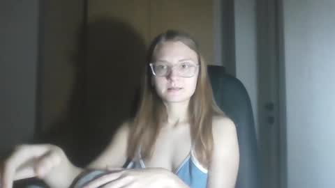 isabel_loveee online show from November 7, 9:06 pm