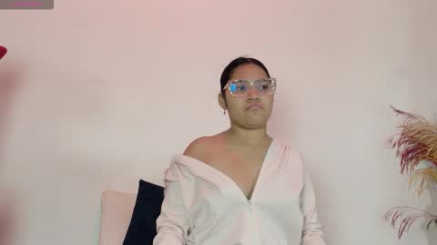 Isabella online show from March 3, 2:51 am