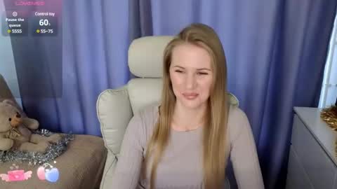 isabelallen online show from December 13, 11:13 am