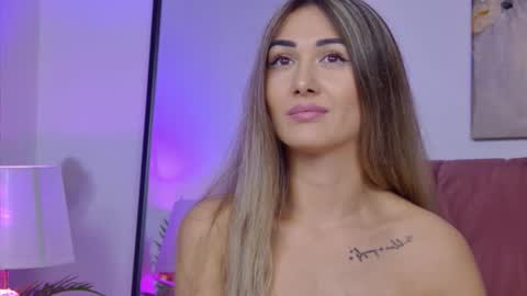 Isa online show from October 3, 1:19 pm