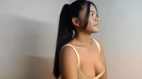 Isabell online show from June 17, 9:31 pm