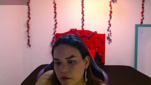 isabella49032 online show from April 16, 3:23 pm