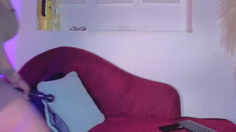   online show from June 1, 10:27 am