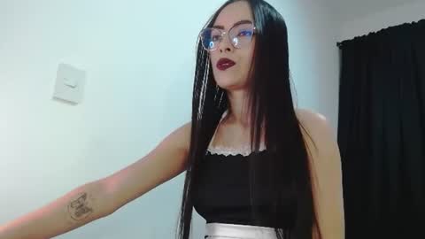 isabella_piercee online show from August 7, 12:42 am