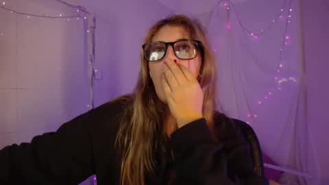 Isabella Rros online show from February 14, 2:25 am