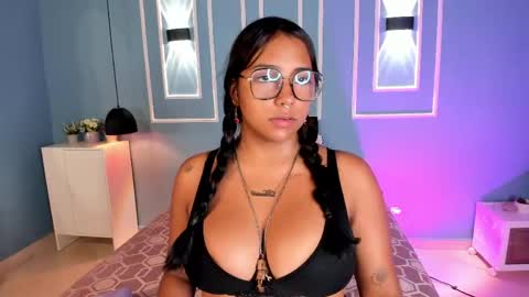 isabella zc online show from May 30, 11:41 am