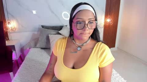 isabella zc online show from April 28, 3:49 pm