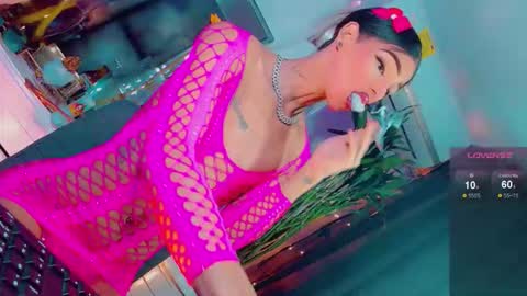 isabellagirs online show from April 18, 10:39 am