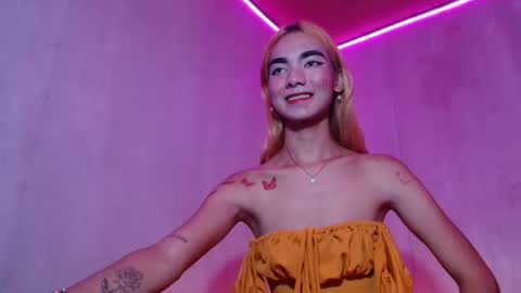 isabellatx online show from April 17, 12:29 pm