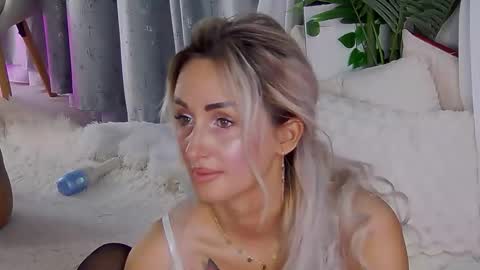 IsabelleEthan online show from March 11, 2:58 am